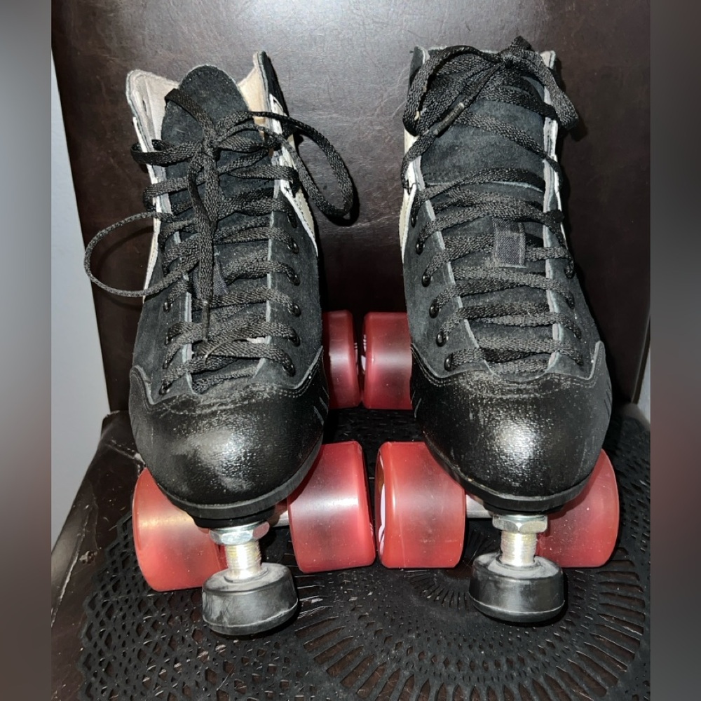 Antik Black and White Professional Men's Roller Skate - Classic Mid -Top - Picture 5 of 8